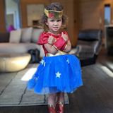 John Legend postet stolz ein Foto von seiner kleiner "Wonder Woman" Tochter Luna auf Instagram. 