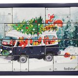 Ein Adventskalender, der für eine ordentliche Weihnachtsfeeling sorgt, ist der von "foodloose". Dank cremigem Bio-Brotaufstrich, saftigen Fruchtherzen, festlichem Christbaumschmuck, veganen Rezeptideen und positiven Sprüchen sind jede Menge Abwechslung und „Good Vibes“ in der dunklen Jahreszeit garantiert, kostet ca. 60 Euro. 