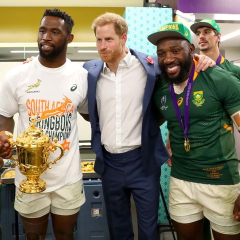 Prinz Harry mit der südafrikanischen Rugby-Mannschaft