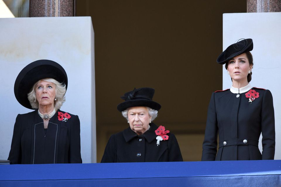 Herzogin Camilla, die Queen und Herzogin Catherine am "Remembrance Sunday" im Jahr 2018. 