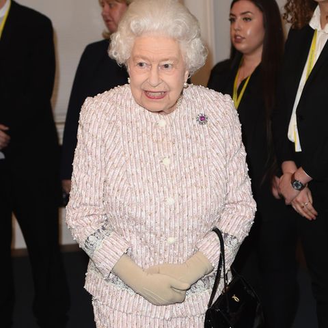 Queen Elizabeth bei ihrem ersten Auftritt nach der Rückzugs-Ankündigung von Prinz Andrew