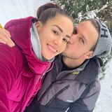 20. November 2019  Angelina Heger und Sebastian Pannek senden verliebte Grüße aus dem Winterurlaub. Auf Instagram lobt Sebastian seine Liebste als "beste Skilehrerin", und Angelina äußert sich wiederum stolz über sein Talent.