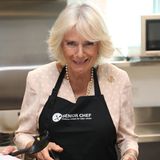 Auch bei einem Event für aktive Senioren im Christchurcher "Salvation Army Centre" ist man bei der Kochgruppe "The Cooks" über Camillas Einsatz in der Küche höchst erfreut.