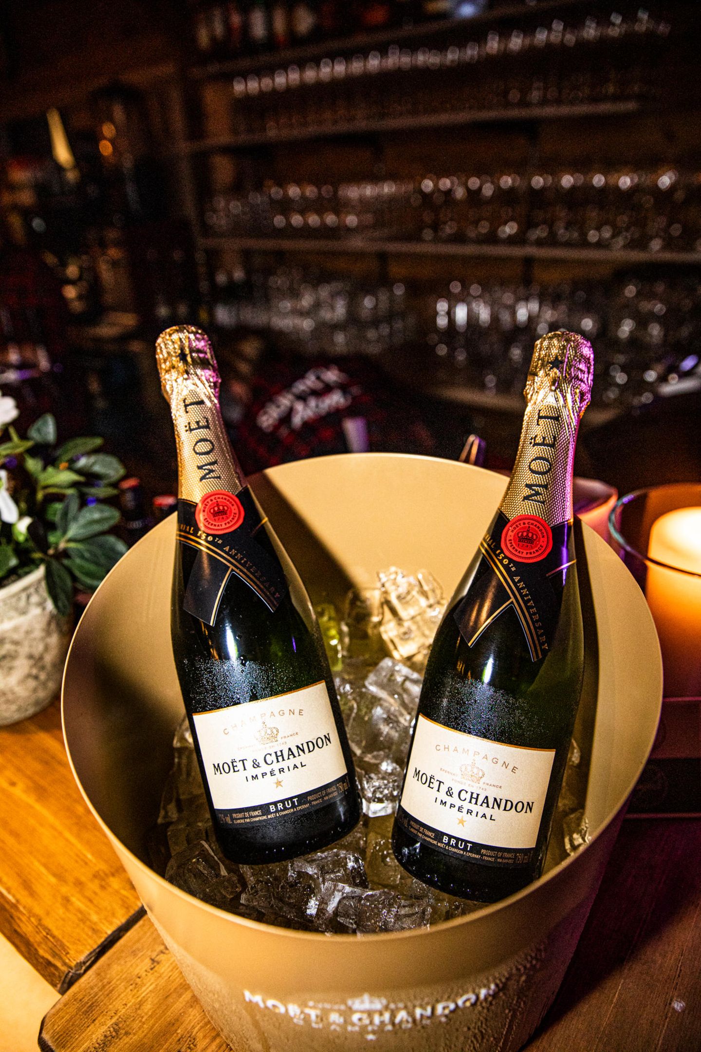 Moët & Chandon versorgt die Gäste mit prickelndem Champagner. 