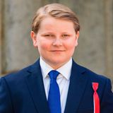 3. Dezember 2019  Prinz Sverre Magnus von Norwegen feiert heute seinen 14. Geburtstag. Zu diesem Anlass gratuliert das Königshaus auf Instagram mit diesem Foto (Aufnahme vom 17. Mai 2019) des royalen Sposses. Auch wir gratulieren herzlich.
