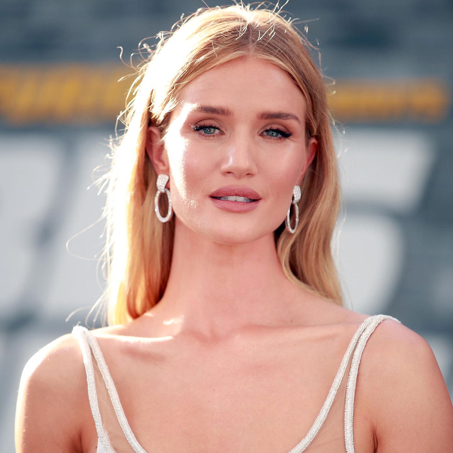 Rosie Huntington Whiteley Langer Kampf Gegen Die Babypfunde Gala De