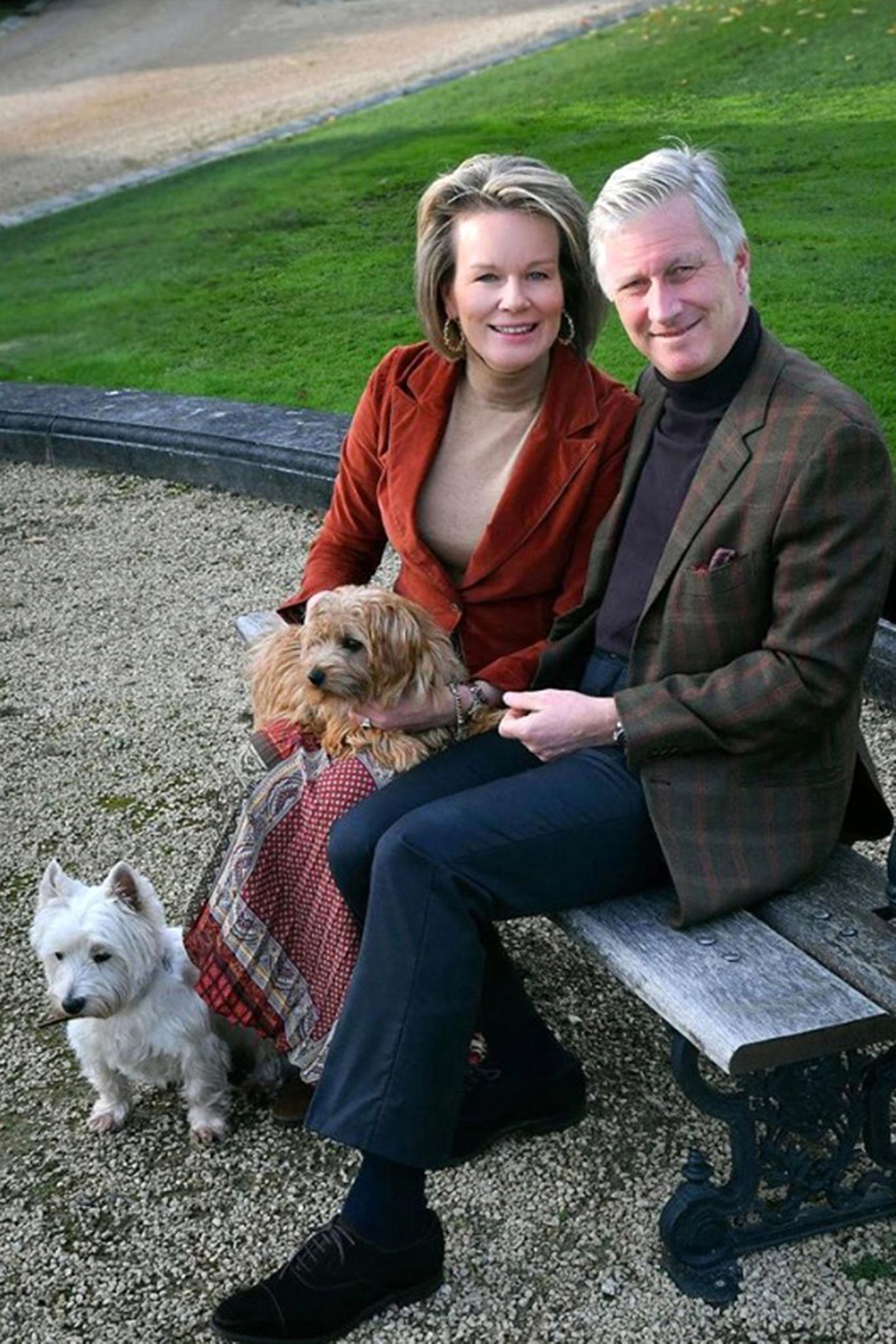 5. Dezember 2019  Und die beiden niedlichen Familienhunde der belgischen Königsfamilie dürfen auch noch mit aufs Bild.