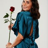 Diana, 22, Journalismus-Studentin aus Köln:    „Wenn jemand zu krass auf mich steht, bin ich raus“    Mit ihren 22 Jahren ist Diana zwar die Jüngste im Bachelor-Bunde, bringt jedoch jede Menge Selbstvertrauen mit in die Frauen-Villa: „Selbstbewusst bin ich, keine Frage, aber nicht eingebildet!“ Die Kölnerin befindet sich im Endspurt ihres Journalismus-Studiums, zum Ausgleich genießt Diana das Nachtleben. Sie sagt: „Ich gehe gerne feiern und habe viele Freunde, mit denen ich oft etwas unternehme. Und kochen, auch gemeinsam kochen, find‘ ich super. Ich kann ein gutes Hähnchen-Ananas-Curry …“