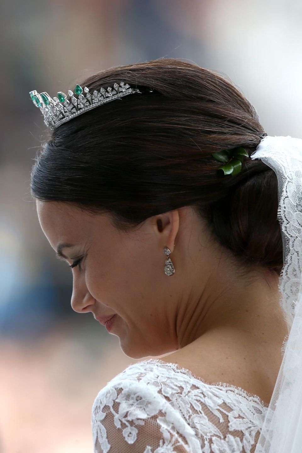 An ihrem großen Tag im Juni 2015 trägt Prinzessin Sofia das hübsche Diadem mit grünen Smaragden und 18 karätigem Weißgold. 