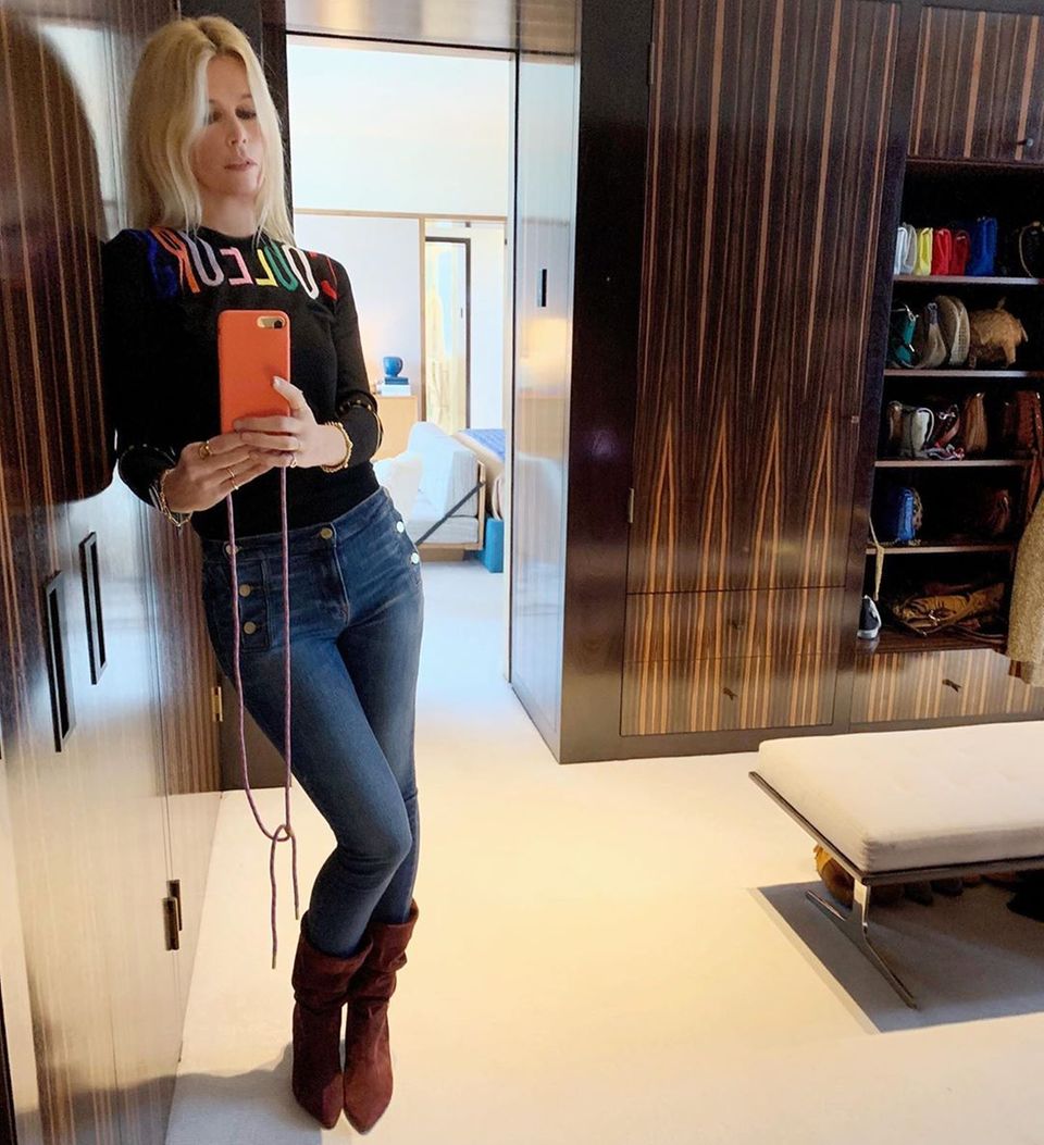 Claudia Schiffer zeigt ihren Kleiderschrank