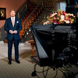 20. Dezember 2019  König Willem-Alexander hält seine traditionelle Weihnachtsrede, die jedes Jahr am 1. Weihnachtstag im Fernsehen ausgestrahlt wi​rd. Wir hätten uns allerdings ein wenig mehr weihnachtlichen Glanz im Schloss Noordeinde gewünscht. 