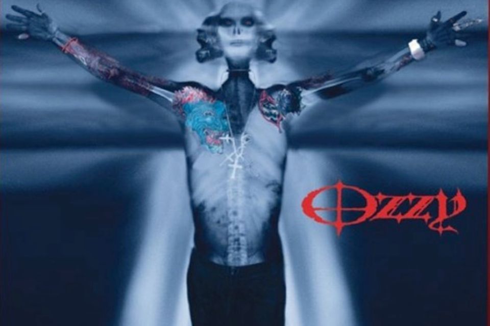 Ozzy Osbourne: Ozzy Osbourne nimmt mit dem Song "Alive" allen Berichten über seinen angeblichen dramatischen Gesundheitszustand den Wind aus den Segeln. Ozzy Osbourne nimmt mit dem Song "Alive" allen Berichten über seinen angeblichen dramatischen Gesundheitszustand den Wind aus den Segeln.
