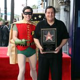 9. Januar 2020  Wer noch ein Fan der alten "Batman"-Fernsehserie aus den 60er Jahren ist, dem dürfte der Empfänger des neuesten Stern auf dem Walk of Fame Burt Ward kein Unbekannter sein. Zusammen mit "Batman" Adam West bildete er damals das "dynamische Duo".