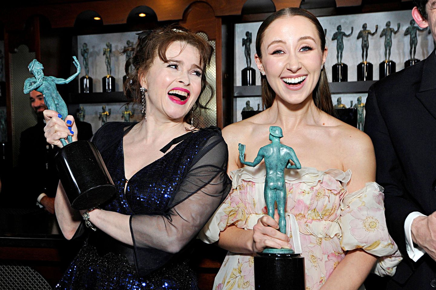SAG Awards 2020: Helena Bonham Carter und Erin Doherty räumen einen Preis für die Dramaserie "The Crown" ab.