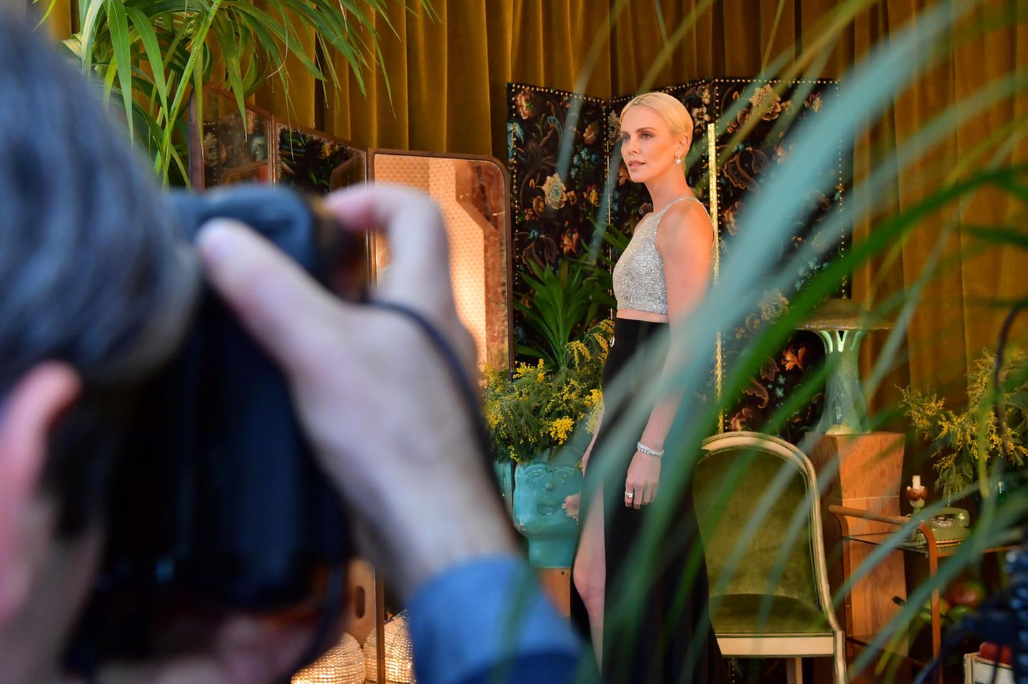 SAG Awards 2020: Wunderschön wie immer: Charlize Theron posiert für die anwesenden Fotografen.