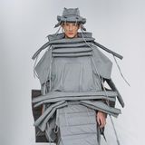 Extravagante Designs gibt es beim britischen Designer Craig Green zu sehen. 