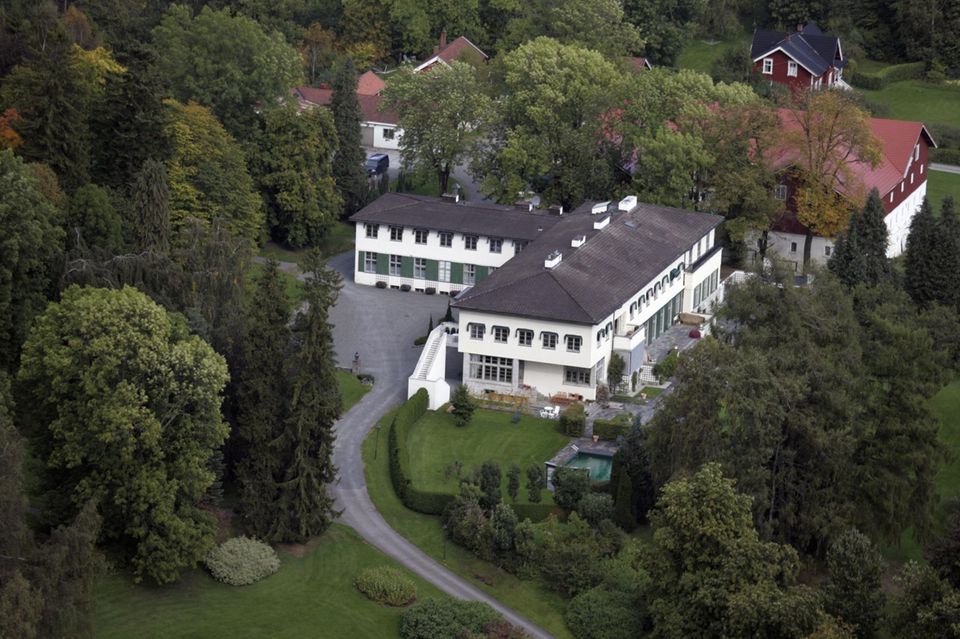 Prinzessin Mette-Marit + Prinz Haakon: Eine Luftaufnahme von Gut Skaugum, in dem traditionell die Kronprinzenfamilie Norwegens wohnt. Eine Luftaufnahme von Gut Skaugum, in dem traditionell die Kronprinzenfamilie Norwegens wohnt.