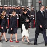 3. Februar 2020  Alle Royals in einer Reihe: Die spanische Königsfamilie, angeführt von Oberhaupt Felipe, ist zusammen mit Premierminister Pedro Sanchez auf dem Weg zum Abgeordnetenhaus in Madrid. 