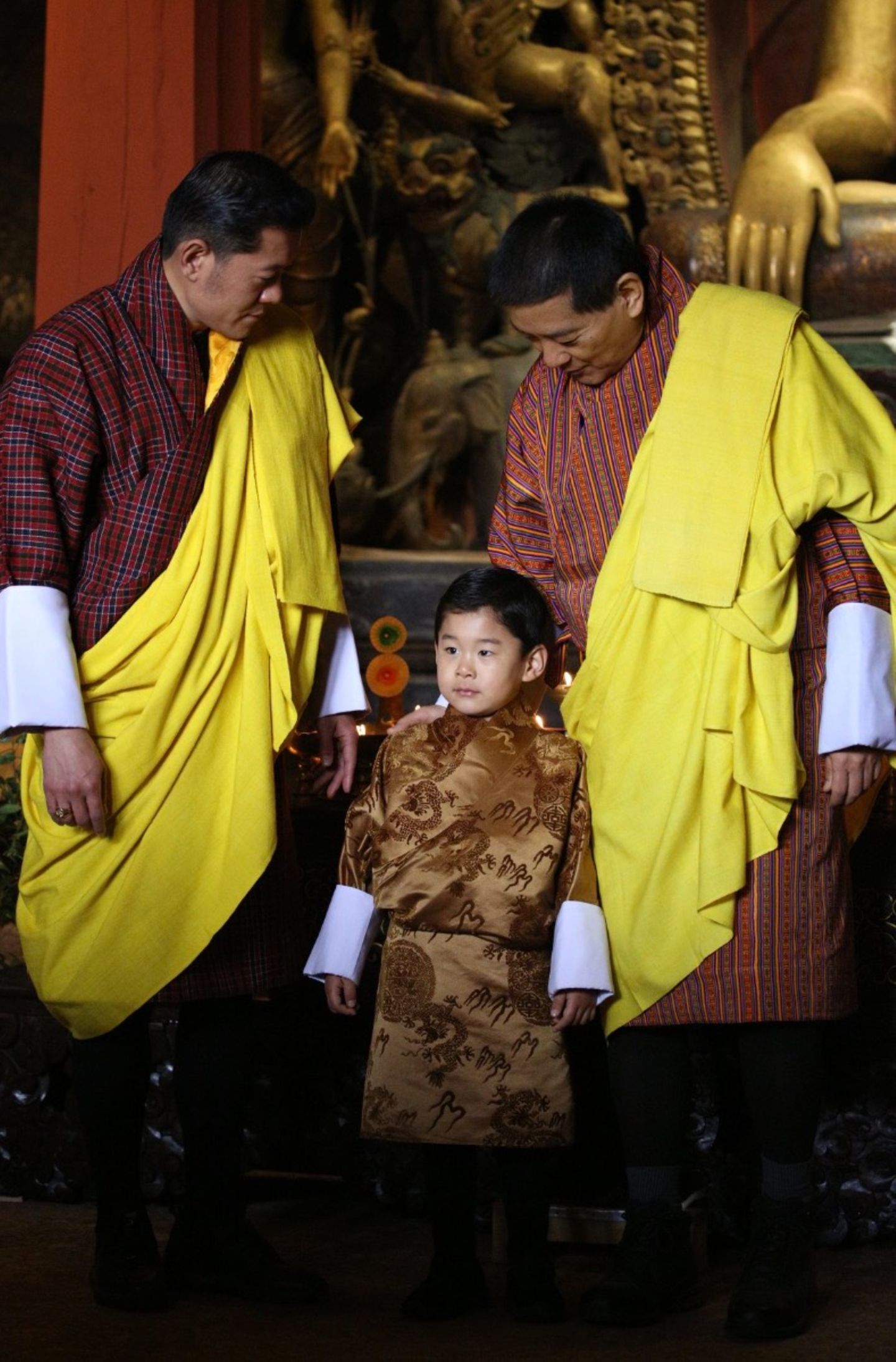 Konigshaus Bhutan Das Leben Von Jigme Und Jetsun Gala De