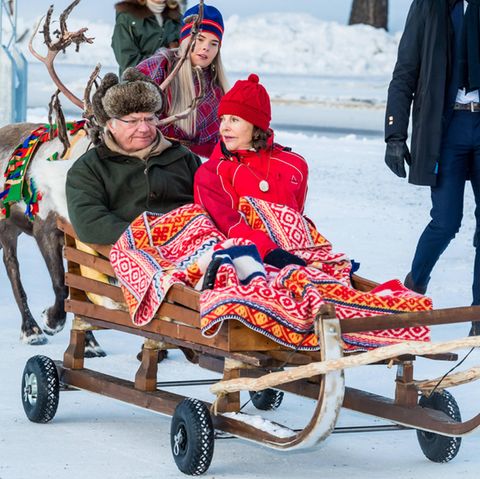 König Carl Gustaf und Königin Silvia feiern den samischen Nationalfeiertag in Jokkmokk
