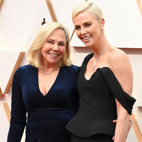 Charlize Theron und ihre Mutter Gerda Maritz hatten Spaß bei der Oscar-Verleihung