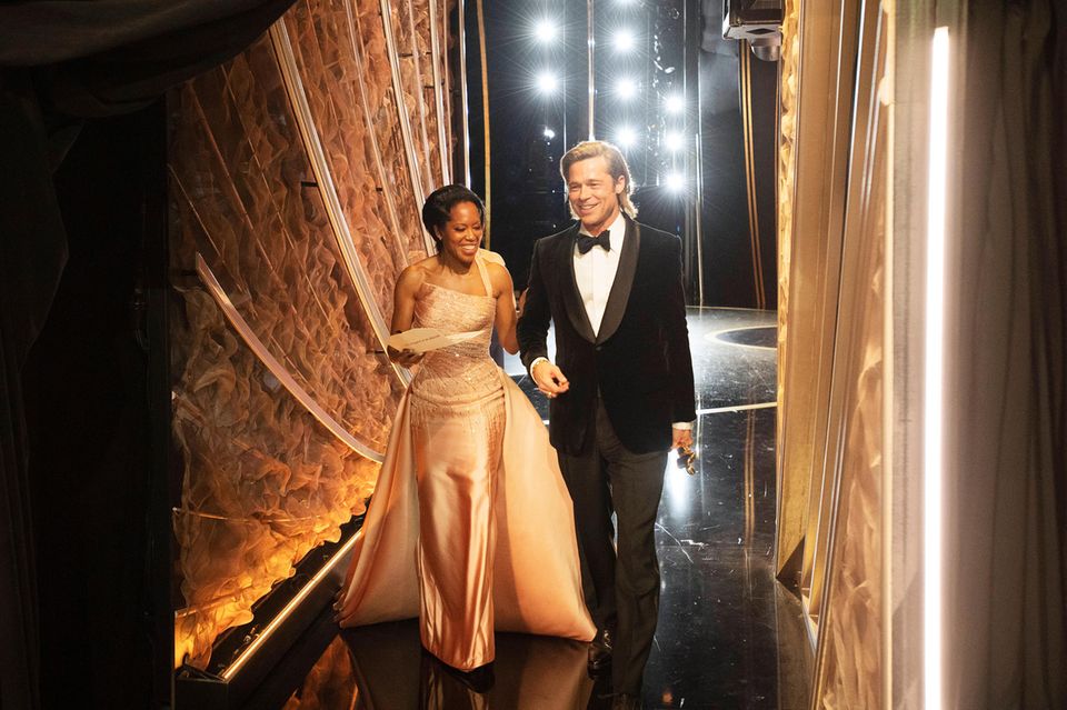 Regina King + Brad Pit Backstage bei der Oscar-Verleihung