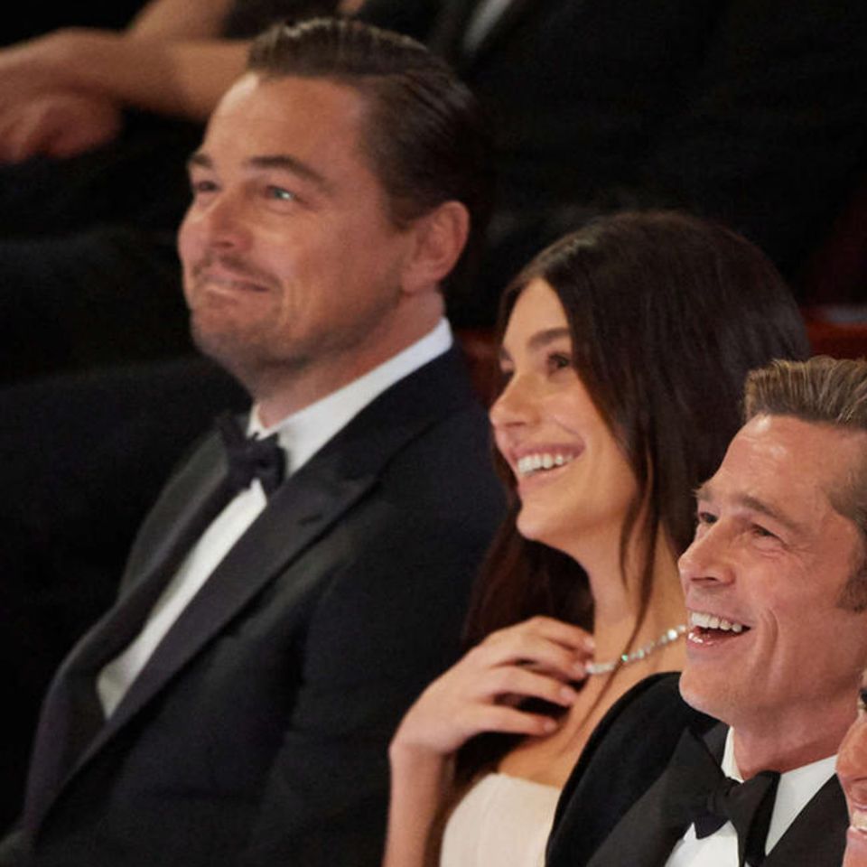 Leonardo DiCaprio, Camila Morrone und Brad Pitt 