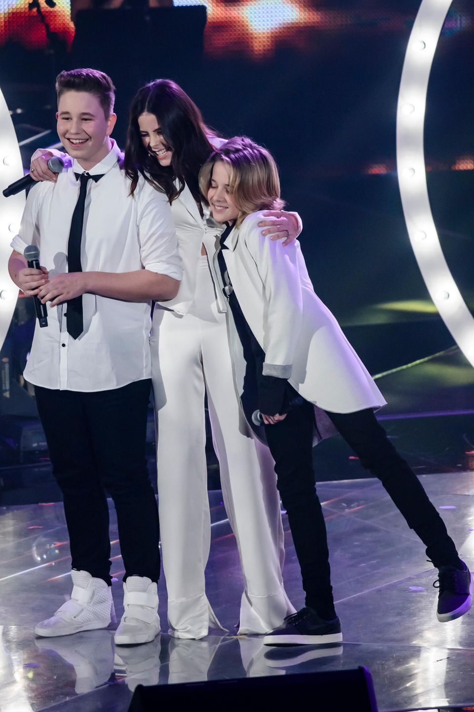 Lena Meyer-Landrut mit den "The Voice Kids"-Kandidaten Ridon Jakupi und Matteo Markus im März 2016