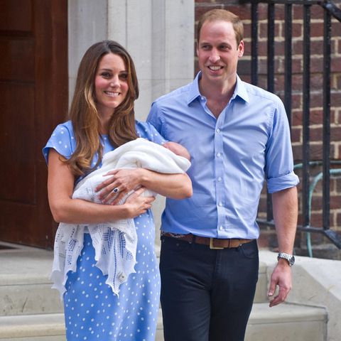 Herzogin Catherine und Prinz William mit Baby-Prinz George am 23. Juli 2013 vor dem St Mary's Hospital in London.