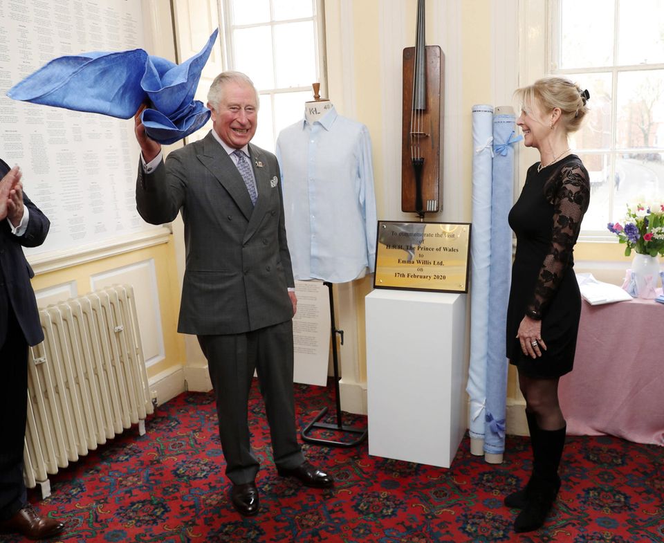 Prinz Charles enthüllt ein Gedenktafel Prinz Charles enthüllt ein Gedenktafel