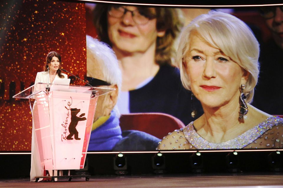 Iris Berben hält die Laudation für Helen Mirren