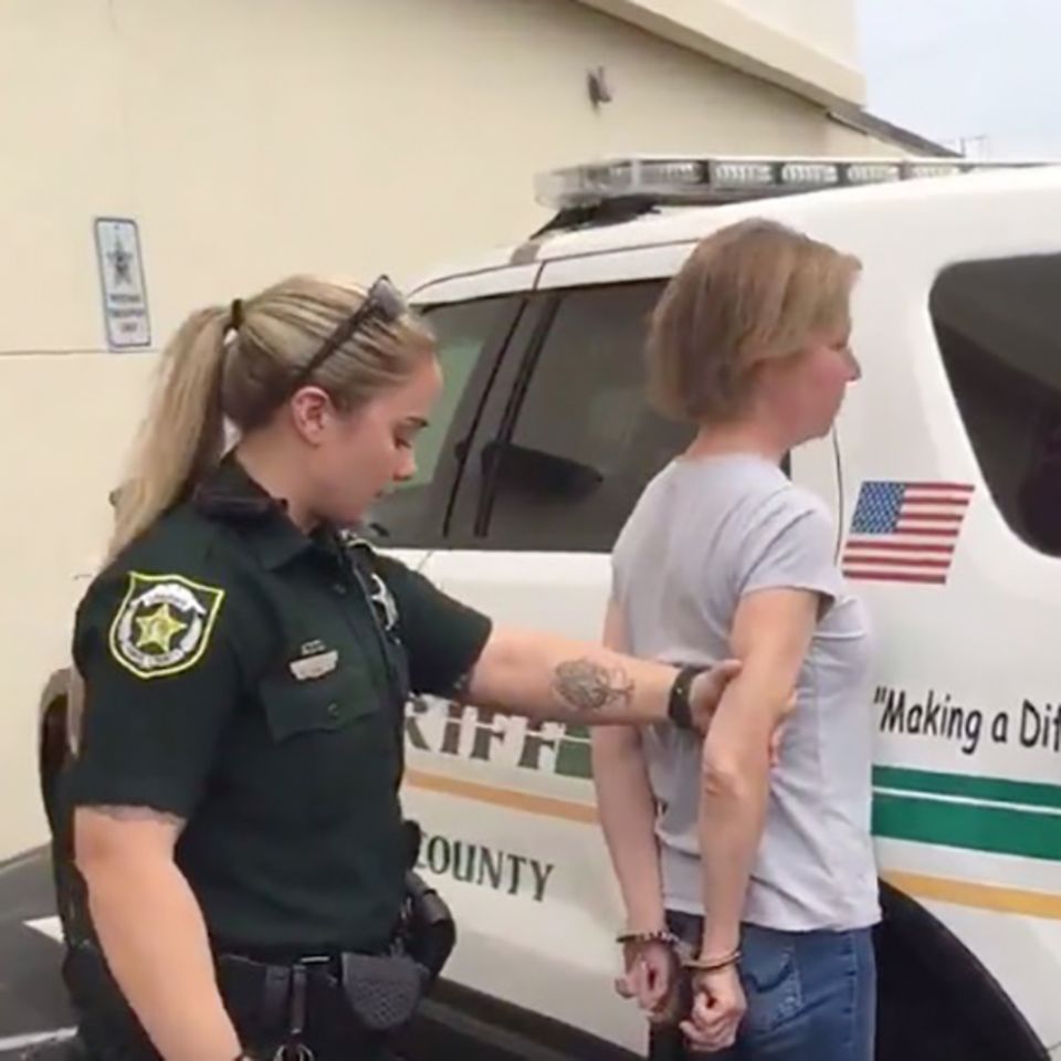 Sarah Boone wird verhaftet