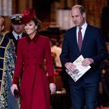 Herzogin Catherine und Prinz William strahlen, als sie aus der Westminster Abbey treten. Ob sie froh sind, dass der Auftritt gut und professionell über die Bühne gegangen ist?