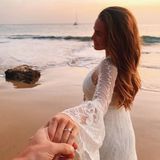 Ex-Bachelor Sebastian Pannek krönt seine Liebe zu Ex-Bachelorkandidatin Angelina Heger im Lanzaroteurlaub mit einem Heiratsantrag. Der Verlobungsring ist überraschend klassisch und sehr elegant.