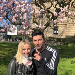 Frische Luft tut gut! Und nach dem vielen Tanztraining gönnen sich Alona Uehlin und Sükrü Pehlivan mal einen kleinen Spaziergang. 