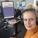 Moderatorin Barbara Schöneberger legt ihren Schwerpunkt auf das Medium Radio. Auf Instagram äußert sie sich dazu: "Radio machen geht ja Gott sei Dank noch. Ganz alleine aus einem sterilisierten Studio. Und mein Gast kommt per Skype. Am Wochenende : Max Giesinger!!!"