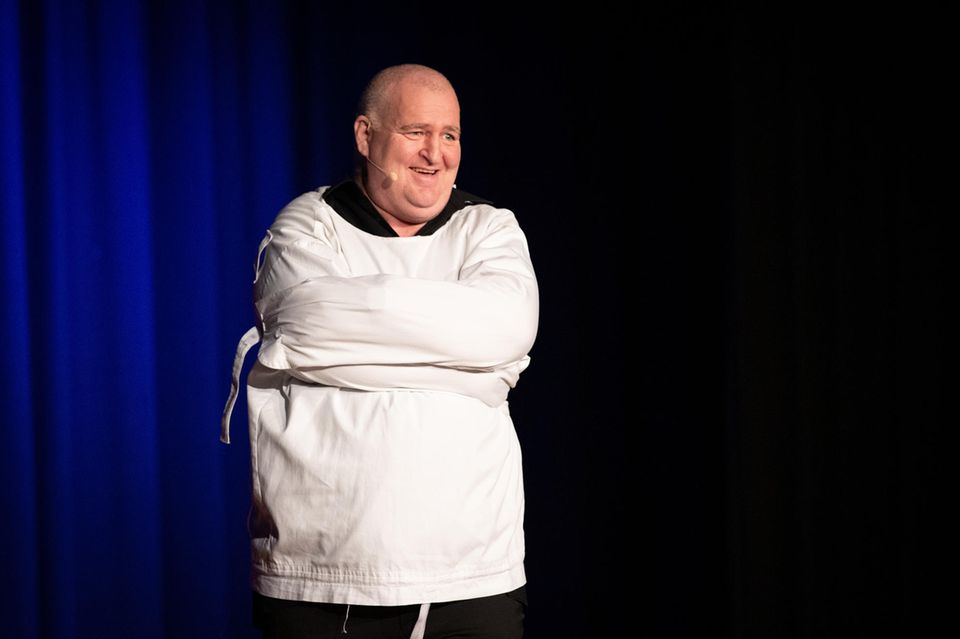 Was macht eigentlich... ?: Der Comedian Markus Maria Profitlich auf der Bühne im Rahmen seiner Tour "Schwer verrückt!". Der Comedian Markus Maria Profitlich auf der Bühne im Rahmen seiner Tour "Schwer verrückt!".
