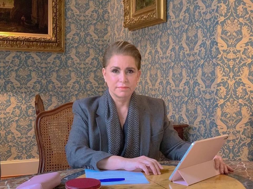Auch Großherzogin Maria Teresa ist im Einsatz. Sie spricht mit Organisationen und Verbänden, deren Schirmherrschaft sie übernommen hat, und erkundigt sich nach dem Rechten. Wichtig ist ihr dabei die Unterstützung von Obdachlosen und Frauen, die Opfer häuslicher Gewalt werden oder geworden sind. Auch Großherzogin Maria Teresa ist im Einsatz. Sie spricht mit Organisationen und Verbänden, deren Schirmherrschaft sie übernommen hat, und erkundigt sich nach dem Rechten. Wichtig ist ihr dabei die Unterstützung von Obdachlosen und Frauen, die Opfer häuslicher Gewalt werden oder geworden sind.