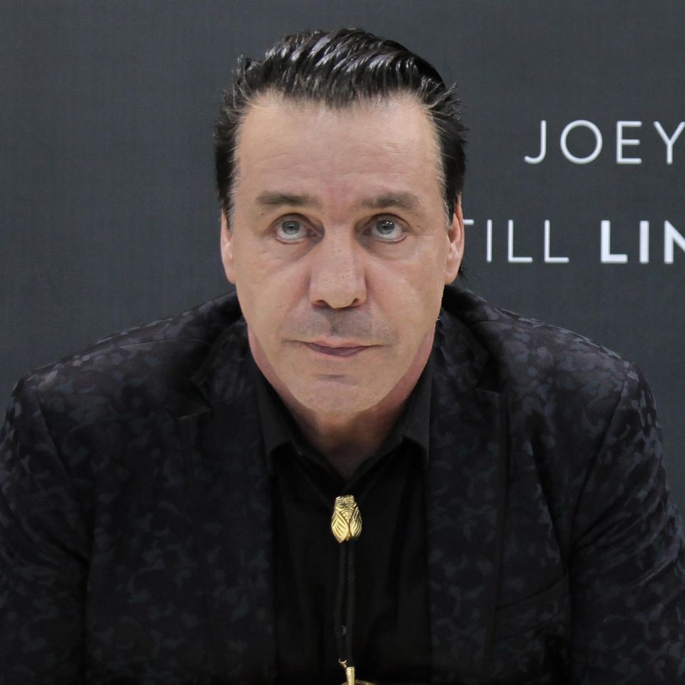 Till Lindemann, Sänger und Autor