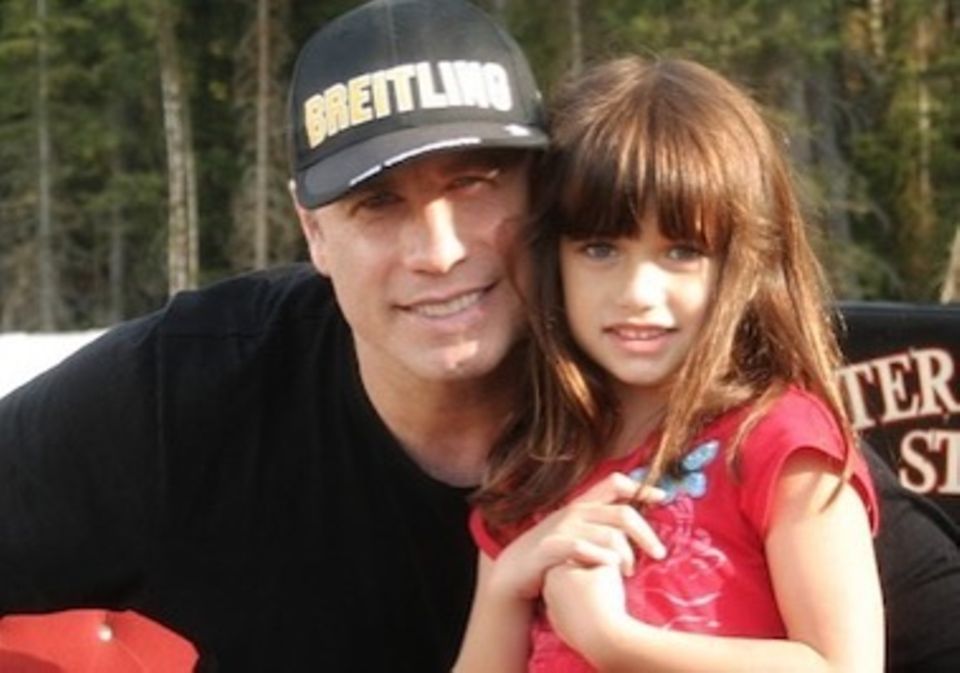 3. April 2020 Mit diesem Erinnerungsfoto gratuliert John Travolta seiner Tochter Ella Bleu zum 20. Geburtstag. "Herzlichen Glückwunsch, mein unglaubliches, wundervolles und großartiges Mädchen! Ich liebe dich", schreibt er auf Instagram. 3. April 2020 Mit diesem Erinnerungsfoto gratuliert John Travolta seiner Tochter Ella Bleu zum 20. Geburtstag. "Herzlichen Glückwunsch, mein unglaubliches, wundervolles und großartiges Mädchen! Ich liebe dich", schreibt er auf Instagram.
