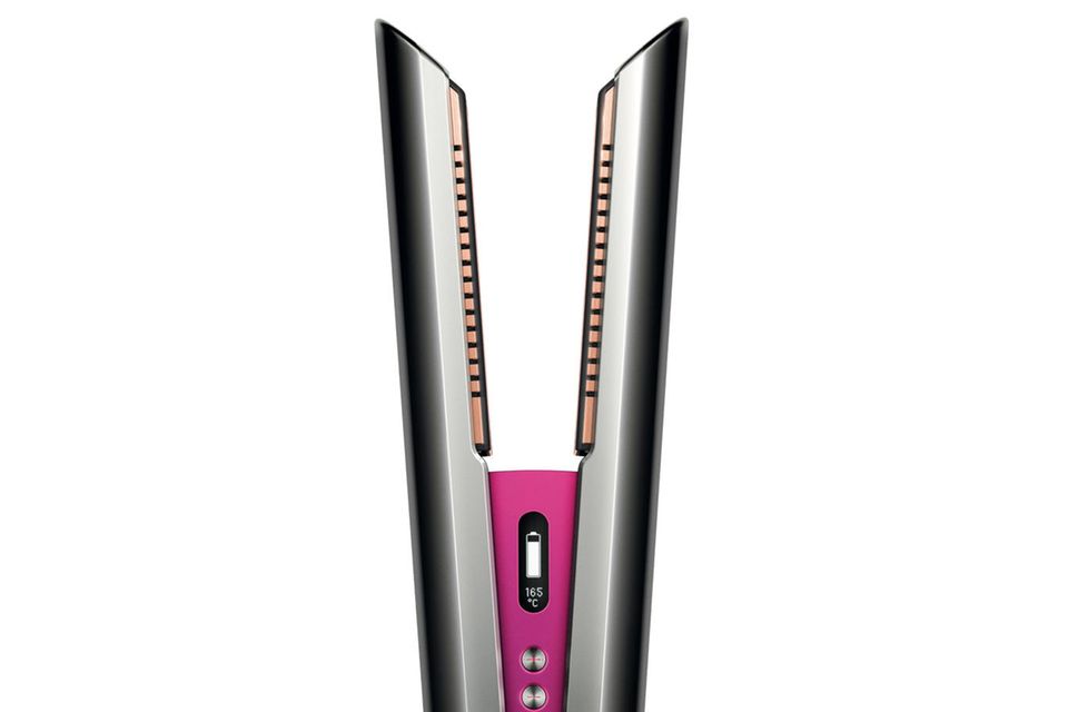 Krauses Haar - nicht mit mir! Beauty-Redakteurin Ilka liebt glatte Haare und testet deshalb das neue Glätteisen von Dyson. 
