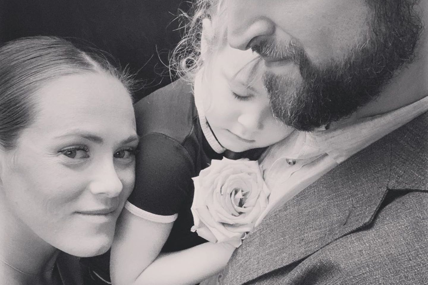 Kara Keough Bosworth, ihr Ehemann Kyle und die gemeinsame Tochter Decker Kate trauern um Baby McCoy.