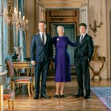 Anlässlich des Geburtstages von Königin Margrethe veröffentlicht das dänische Königshaus auch neue Fotos der Monarchin gemeinsam mit ihren beiden Thronfolgern Prinz Frederik und Prinz Christian. 