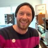 Chris Martin hat das Konzept des Events entwickelt. Bereits im März gab der Sänger der Gruppe Coldplay im Rahmen der "Together, At Home"-Aktion von "Global Citizen" auf Instagram ein Mini-Konzert.