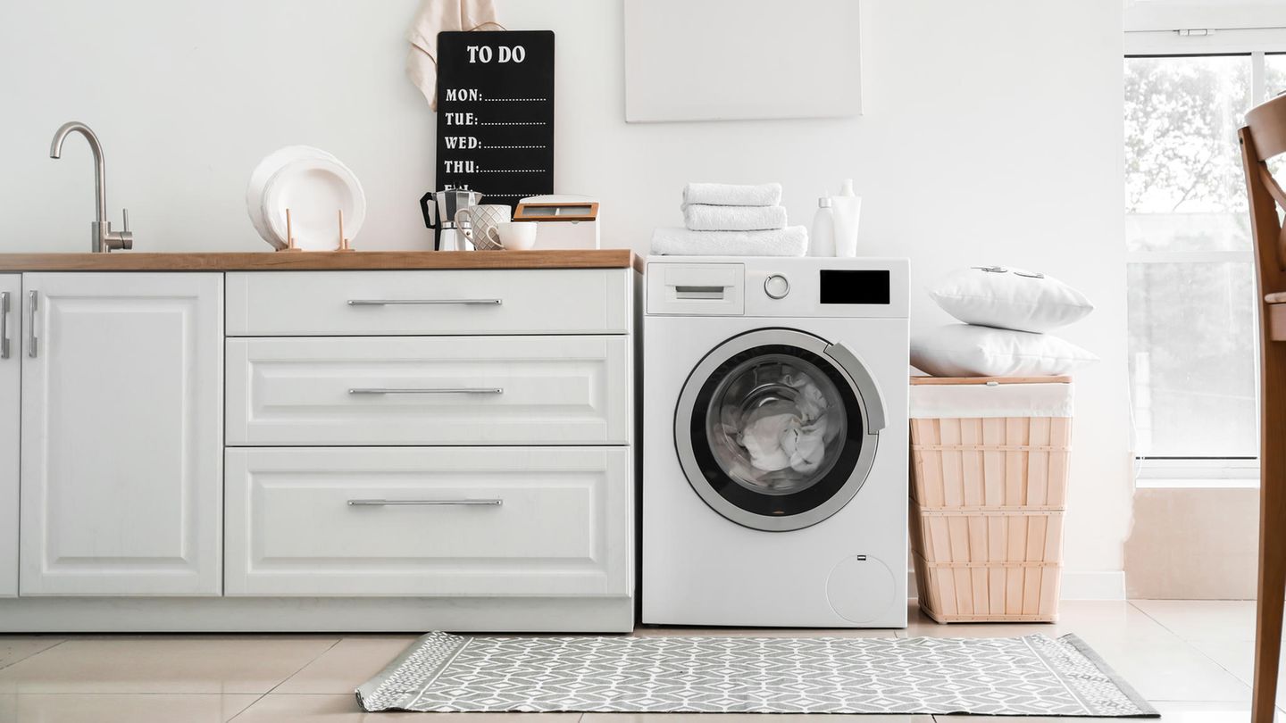 Waschmaschine entkalken: Mit diesen 2 Hausmitteln klappt's! | GALA.de