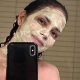 Cremig: Halle Berry tut sich und ihrem Gesicht mit einer Maske am Selfcare-Sunday etwas Gutes.