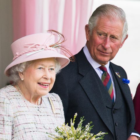 Queen Elizabeth und Prinz Charles 
