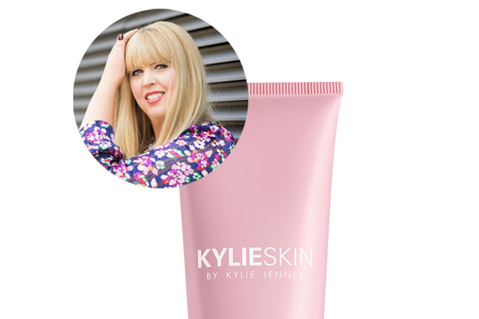 GALA Beauty Probe : Endlich gibt es Kylie Skin auch in Deutschland. Beauty-Director Nane hat sich direkt mal durch das Sortiment getestet. Endlich gibt es Kylie Skin auch in Deutschland. Beauty-Director Nane hat sich direkt mal durch das Sortiment getestet.