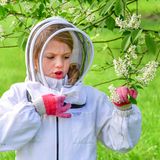 Ob auch genug Blüten für die Bienen da sind, überprüft Prinzessin Estelle auch gleich.
