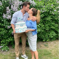 23. Mai 2020  Lange dauert es nicht mehr, bis Sebastian Pannek und Angelina Heger ihren kleinen Jungen begrüßen dürfen. Auf Instagram schreibt sie, dass sie sehr traurig ist, keine Babyparty machen zu können, sie die Party aber als "Welcome"-Party nachholt, wenn nach Corona wieder möglich ist. Trotzdem hat es eine tolle Überraschung gegeben...